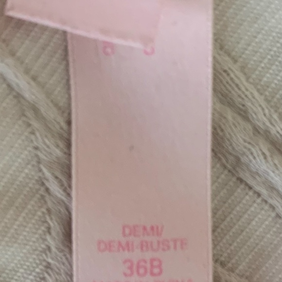 Victoria’s secret 36 B hot coral coral - Picture 6 of 8